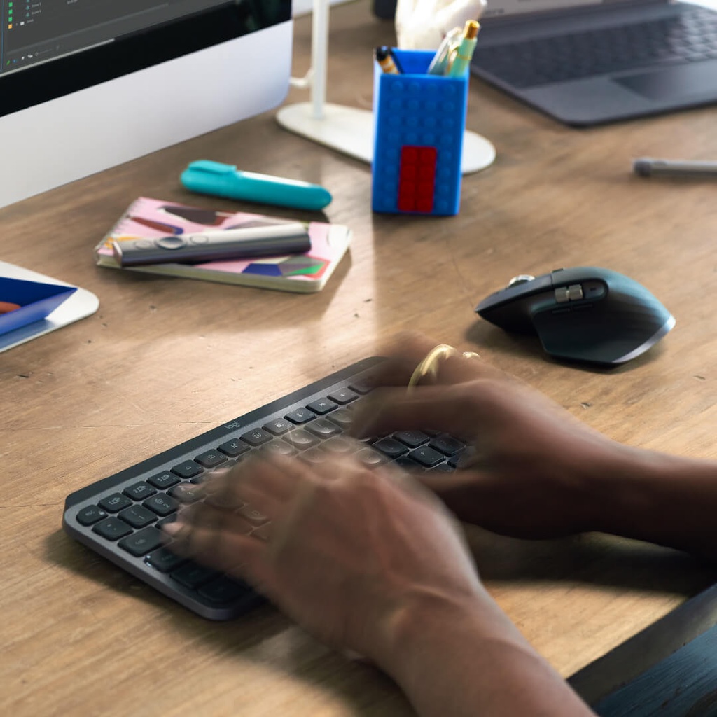 Teclado Logitech MX Keys Mechanical  Mini Bluetooth-Inalambrico Gris Oscuro